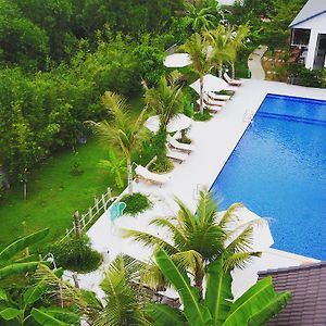 White Lotus Resort